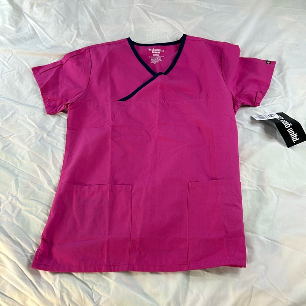 Ecko Unlimited Women’s scrub top